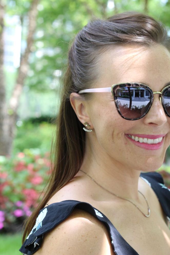 jumpsuits, white bucket bag, loft jumpsuit, rompers, versatile fashion, jumpsuit recommendations, fashion blogger, lakeshore east chicago, lakeshore east, Chicago skyline, sarah in style, sarahinstyle.com, #chicagogrammers, Windy City Bloggers, Windy City Blog Co, Fall Fashion Tips, Sarah Meyer