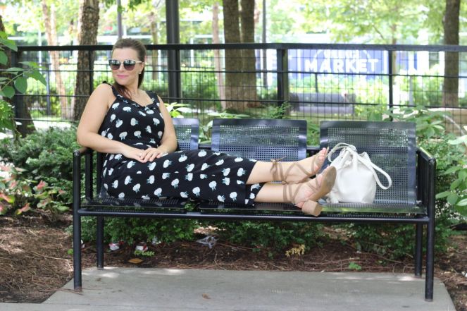 jumpsuits, white bucket bag, loft jumpsuit, rompers, versatile fashion, jumpsuit recommendations, fashion blogger, lakeshore east chicago, lakeshore east, Chicago skyline, sarah in style, sarahinstyle.com, #chicagogrammers, Windy City Bloggers, Windy City Blog Co, Fall Fashion Tips, Sarah Meyer