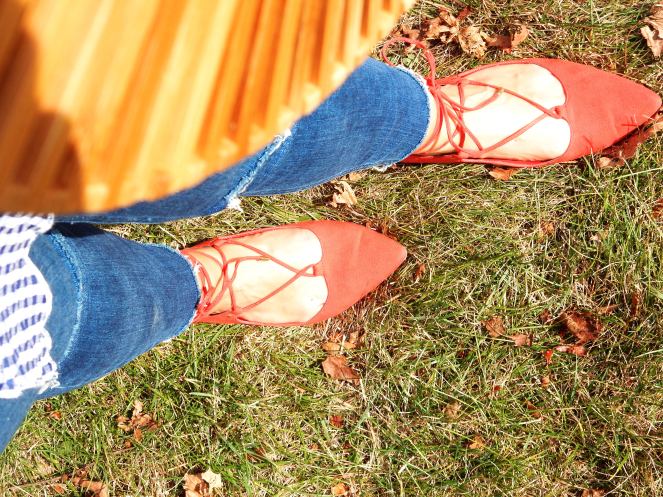 wood purse, fall fashion, seasonal clothing, what to wear this fall, fall trends, fall style, autumn style, apple orchard outfit, gingham ruffle top, gingham wrap top, red lace up flats, Pure Michigan, apple slushies, Sarah In Style, Sarah Meyer, fashion blogger, fashion blog, Chicago blogs, Chicago bloggers