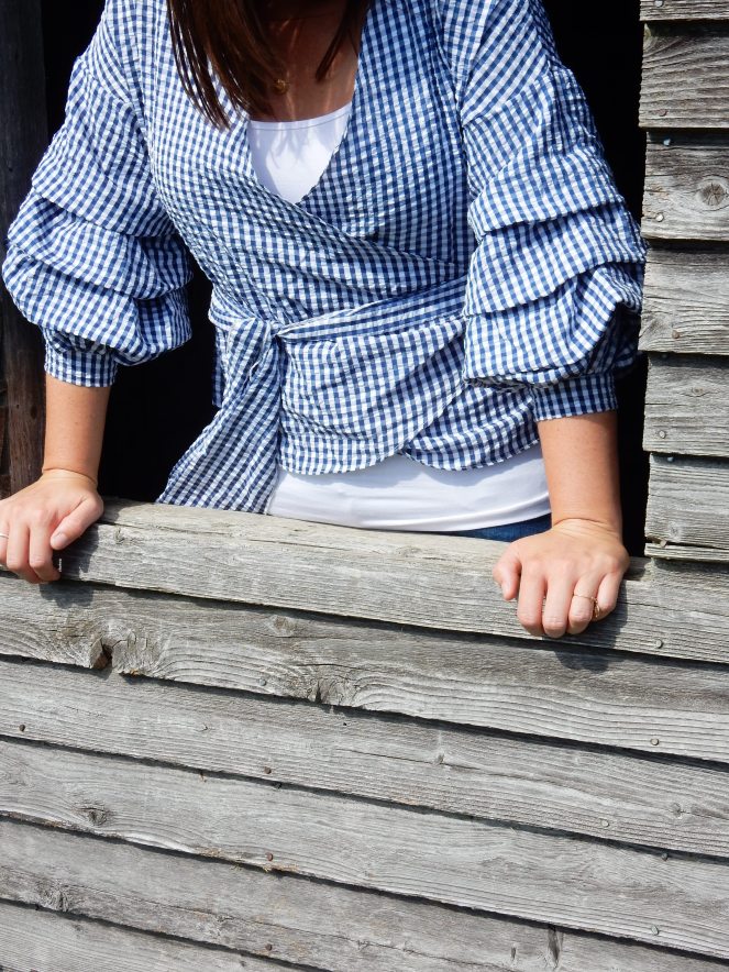 wood purse, fall fashion, seasonal clothing, what to wear this fall, fall trends, fall style, autumn style, apple orchard outfit, gingham ruffle top, gingham wrap top, red lace up flats, Pure Michigan, apple slushies, Sarah In Style, Sarah Meyer, fashion blogger, fashion blog, Chicago blogs, Chicago bloggers