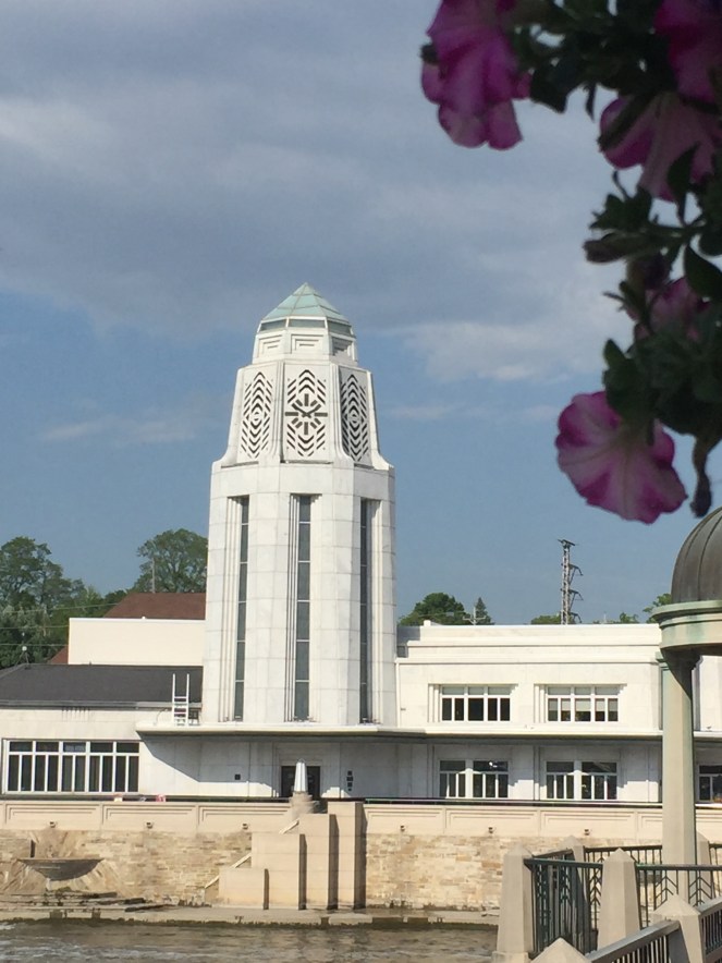 City Girl Goes To Suburbia, Chicago Suburbs, Chicago Day Trips, What To Do Outside Chicago, Geneva IL, Geneva Illinois, St. Charles, St. Charles Illinois, Chicago Guide, A Day In The Suburbs, Downtown Geneva, The Filling Station, Villa Verone, Chicago Blog, Chicago Blogger, Sarah In Style, Kane County Flea Market