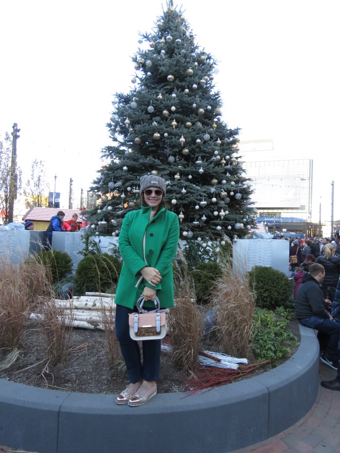 Christmas Market, Chriskindlemarket, Christkindlmarket, chicago traditions, chicago, chicago christmas, the park at wrigley, what to do in chicago this weekend, chicago activities, sarah in style, sarahinstyle.com, sarah meyer, family traditions, pink ruffled sweater, green jcrew coat, wrigley field, daley plaza, naperville