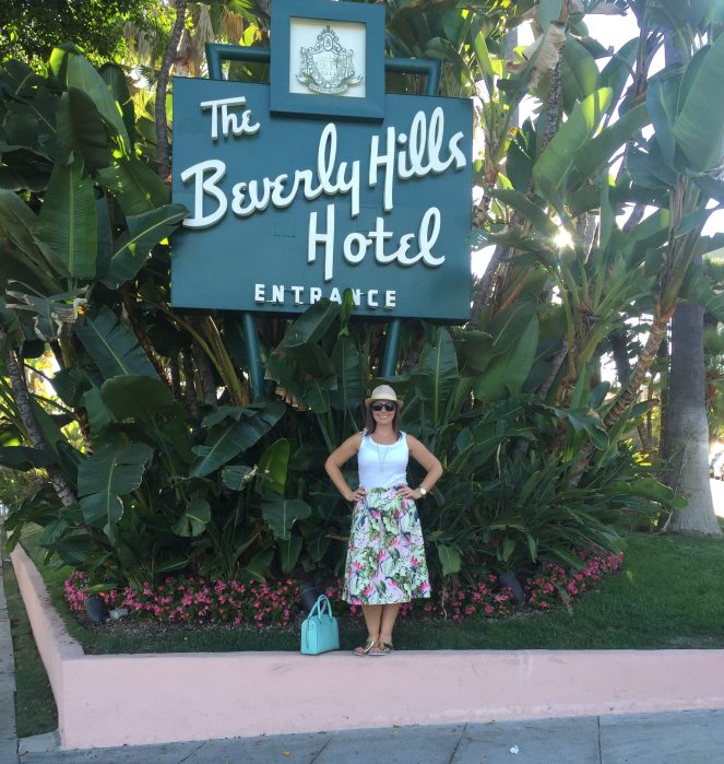 edgewater hotel chicago, edgewater chicago, pink palaces, pink hotels, don cesar hotel, beverly hills hotel, chippewa hotel mackinac, pink pony pub, the vinoy, la valencia, hotel nacional de cuba, breakers palm beach, colorful hotels, travel guide for pink hotels, travel guide, sarah in style, Sarah Meyer, travel blogger, travel blog, US hotel tips