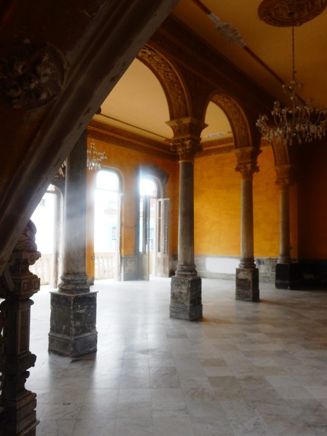 Pink Palm Skirt, Palm Leaf skirts, plam leaf purse, Havana, Cuba, how to dress in cuba, summer style, La Guarida, tropical fashion, sarah in style, sarah meyer, neoprene skirt, tropical style, fashion blogger, travel blogger