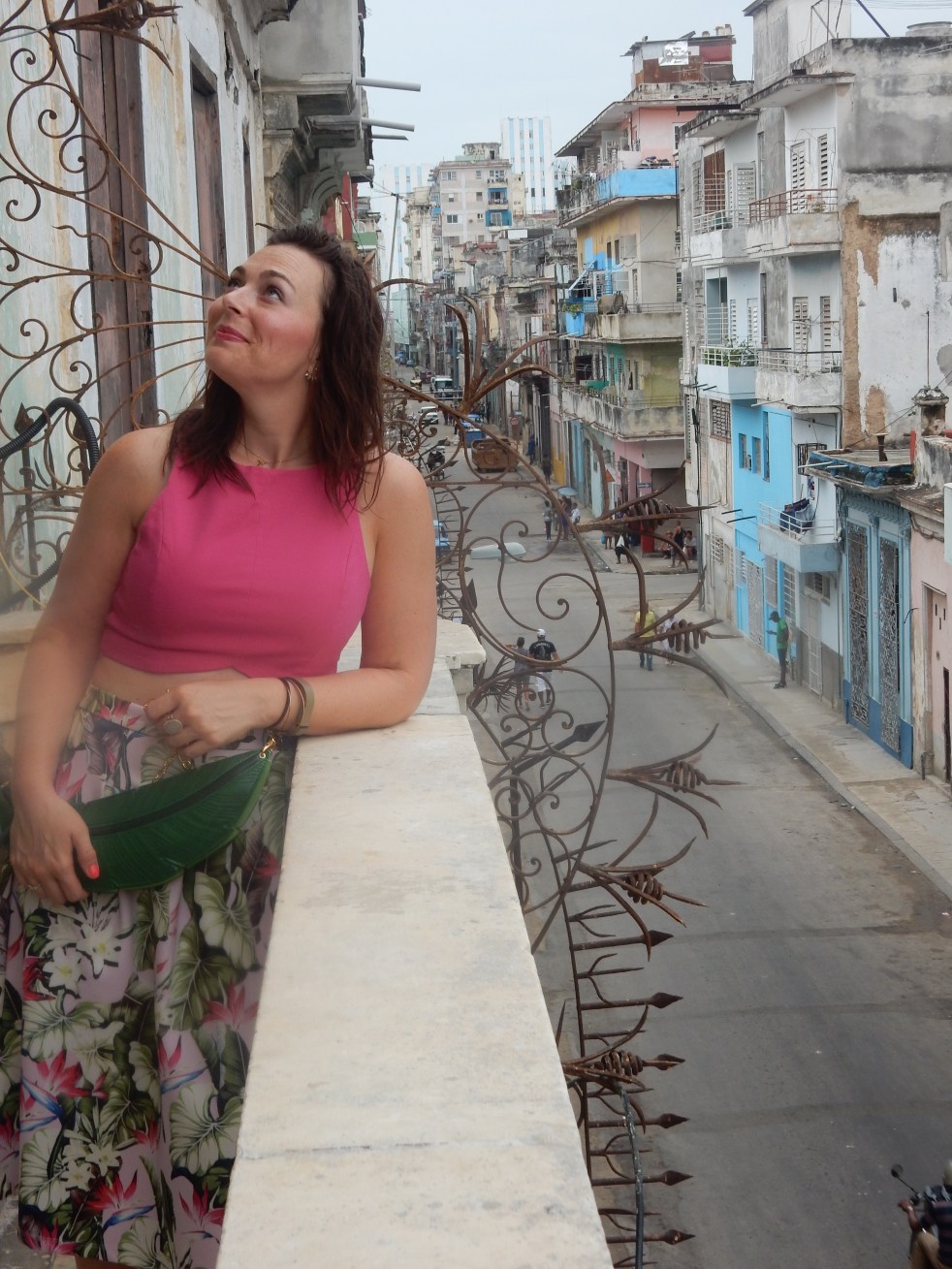 Pink Palm Skirt, Palm Leaf skirts, plam leaf purse, Havana, Cuba, how to dress in cuba, summer style, La Guarida, tropical fashion, sarah in style, sarah meyer, neoprene skirt, tropical style, fashion blogger, travel blogger