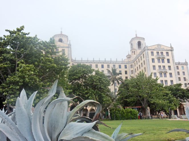 pink palaces, pink hotels, don cesar hotel, beverly hills hotel, chippewa hotel mackinac, pink pony pub, the vinoy, la valencia, hotel nacional de cuba, breakers palm beach, colorful hotels, travel guide for pink hotels, travel guide, sarah in style, Sarah Meyer, travel blogger, travel blog, US hotel tips