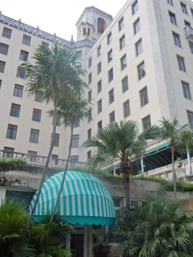 pink palaces, pink hotels, don cesar hotel, beverly hills hotel, chippewa hotel mackinac, pink pony pub, the vinoy, la valencia, hotel nacional de cuba, breakers palm beach, colorful hotels, travel guide for pink hotels, travel guide, sarah in style, Sarah Meyer, travel blogger, travel blog, US hotel tips