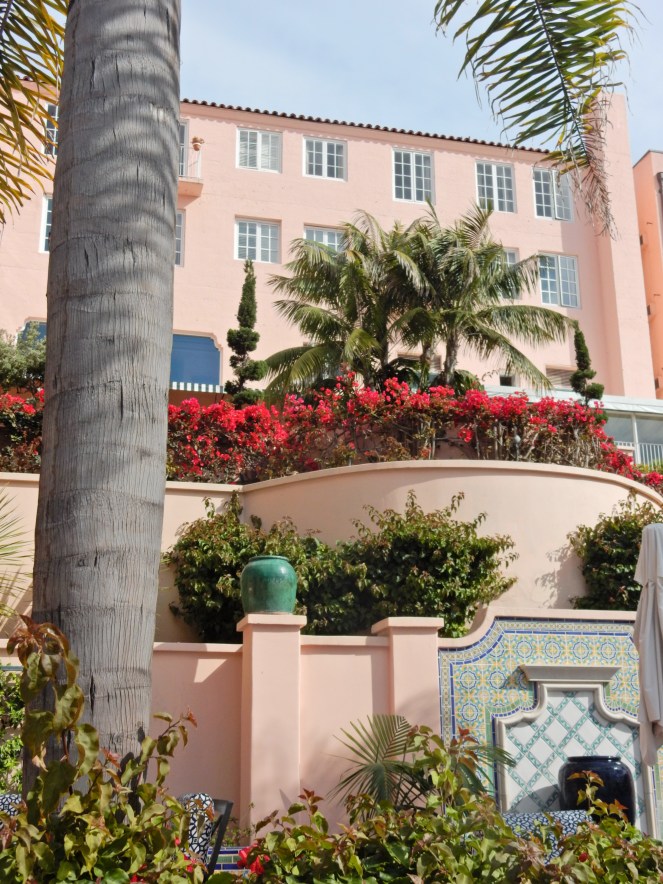 pink palaces, pink hotels, don cesar hotel, beverly hills hotel, chippewa hotel mackinac, pink pony pub, the vinoy, la valencia, hotel nacional de cuba, breakers palm beach, colorful hotels, travel guide for pink hotels, travel guide, sarah in style, Sarah Meyer, travel blogger, travel blog, US hotel tips