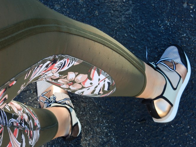 vacation workouts, florida workouts, beach workouts, cotton on active wear, palm print workout clothes, cool tennis shoes, sarah in style, hairdo, clip in bangs, Sarah Meyer, alternative work outs, exercise outdoors, cute exercise clothes, fashion blog, fashion blogger, what I wore