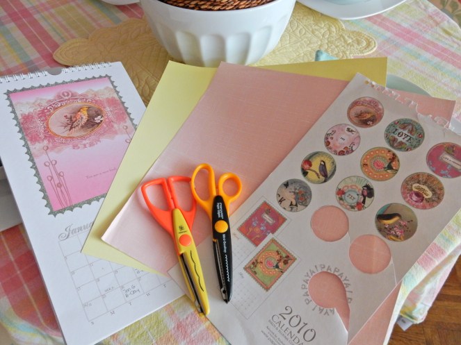 Dining Decor, Mother's Day Brunch Ideas, Mother's Day Table decor, spring table decor, Sarah In Style, Sarah Meyer, interior decorating, tablescape, decorating ideas, table ideas, April table, May table, decorating blog, decorating blogger,