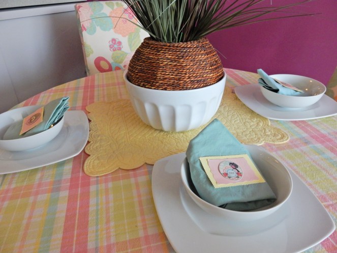 Dining Decor, Mother's Day Brunch Ideas, Mother's Day Table decor, spring table decor, Sarah In Style, Sarah Meyer, interior decorating, tablescape, decorating ideas, table ideas, April table, May table, decorating blog, decorating blogger,