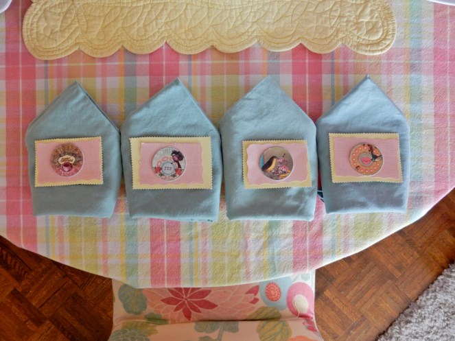 Dining Decor, Mother's Day Brunch Ideas, Mother's Day Table decor, spring table decor, Sarah In Style, Sarah Meyer, interior decorating, tablescape, decorating ideas, table ideas, April table, May table, decorating blog, decorating blogger,