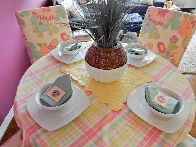 Dining Decor, Mother's Day Brunch Ideas, Mother's Day Table decor, spring table decor, Sarah In Style, Sarah Meyer, interior decorating, tablescape, decorating ideas, table ideas, April table, May table, decorating blog, decorating blogger,