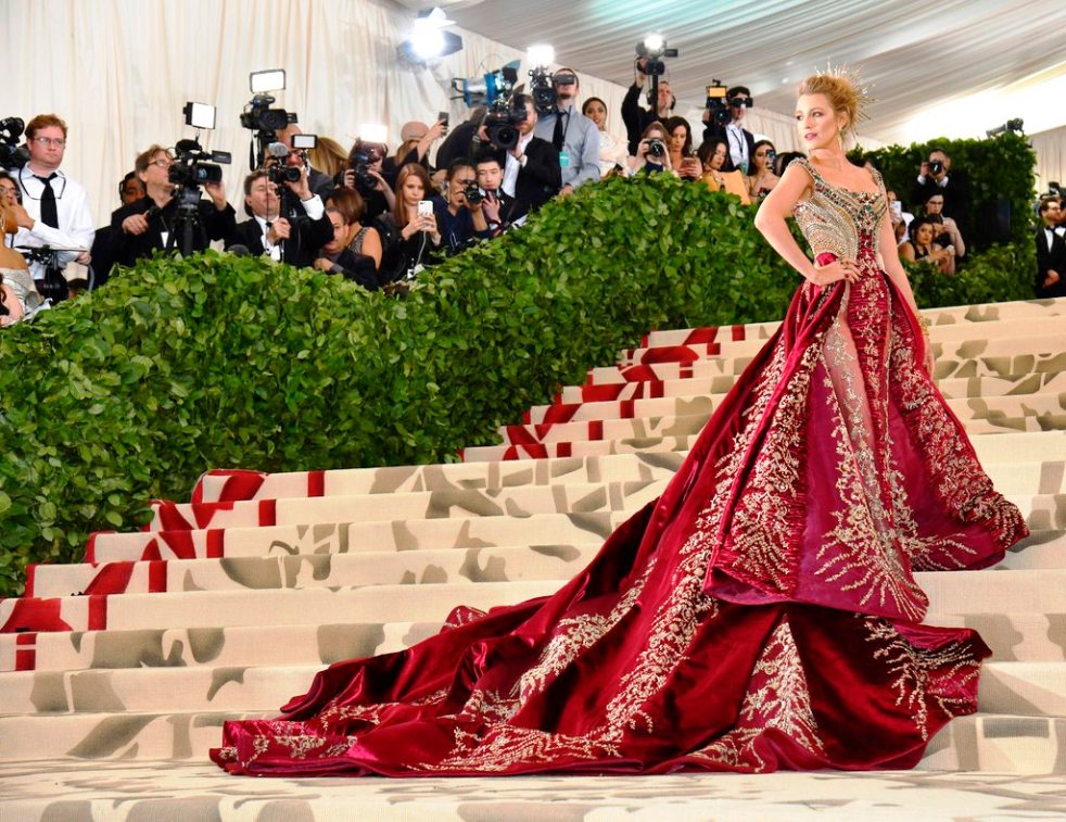 Met Gala, Heavenly Bodies, Fashion and the Catholic Imagination, The Met, red carpet fashion, celebrity fashion, fashion's biggest night, Versace, Met Gala 2018, oscars of fashion, ariana grande, zendaya, sarah jessica parkers, best head pieces, halos, Amber heard, headdresses, Blake Lively, Gigi Hadid, Mindy Kaling, Madonna, rihanna, catholic fashion, lily collins