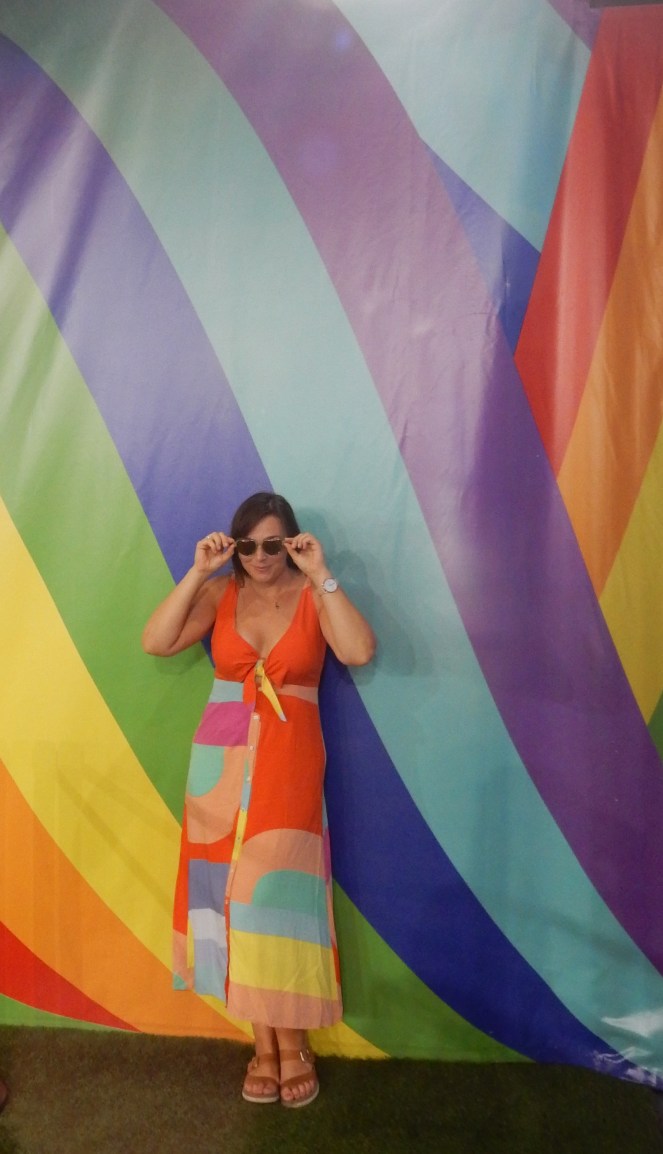 Instagrammers Heaven, Happy Place Chicago, Happy Place Exhibit, Happy Place, Happy Place Pop Up, Chicago art exhibits, Chicago Art scene, Chicago must sees, what to do in Chicago, touring art, Sarah In Style, Chicago weekend guide, Blogger paradise, Blogger Heaven, get the perfect picture, confetti dome, so many colors