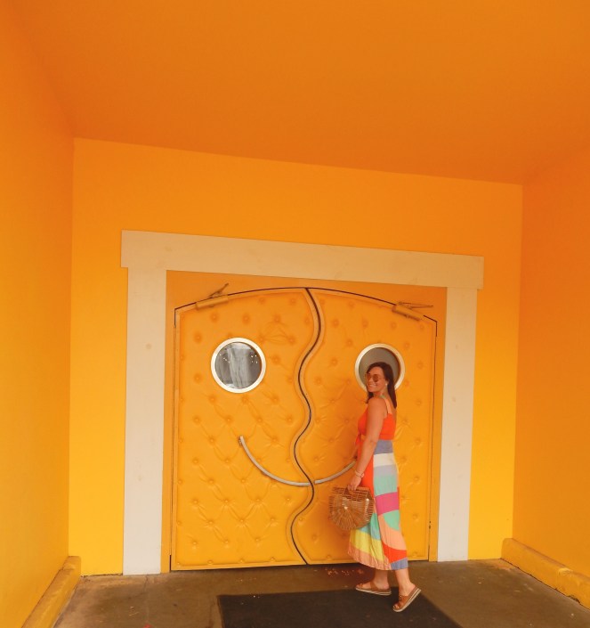 Instagrammers Heaven, Happy Place Chicago, Happy Place Exhibit, Happy Place, Happy Place Pop Up, Chicago art exhibits, Chicago Art scene, Chicago must sees, what to do in Chicago, touring art, Sarah In Style, Chicago weekend guide, Blogger paradise, Blogger Heaven, get the perfect picture, confetti dome, so many colors