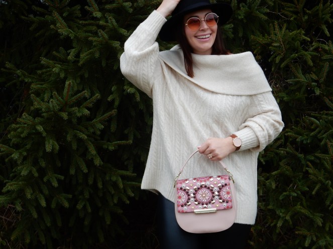 wolfpoint, rose gold watch, Cable Knit Sweater, off the shoulder sweaters, leather leggings, grey over the knee boots, black felt hat, kate spade pink purse, winter styling, winter fashion, what to wear this winter, sarah in style, sarah Meyer, sarahinstyle.com, winter fashions, trendy sweaters, winter trends, chicagogrammers, windy city bloggers, blogger fashion, blogger styling tips