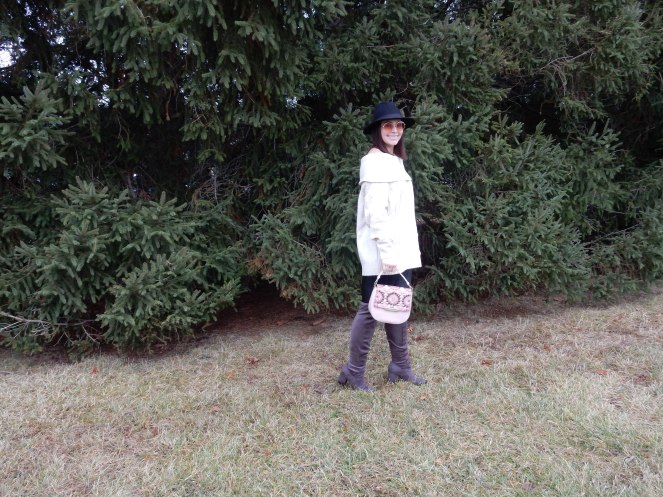 wolfpoint, rose gold watch, Cable Knit Sweater, off the shoulder sweaters, leather leggings, grey over the knee boots, black felt hat, kate spade pink purse, winter styling, winter fashion, what to wear this winter, sarah in style, sarah Meyer, sarahinstyle.com, winter fashions, trendy sweaters, winter trends, chicagogrammers, windy city bloggers, blogger fashion, blogger styling tips