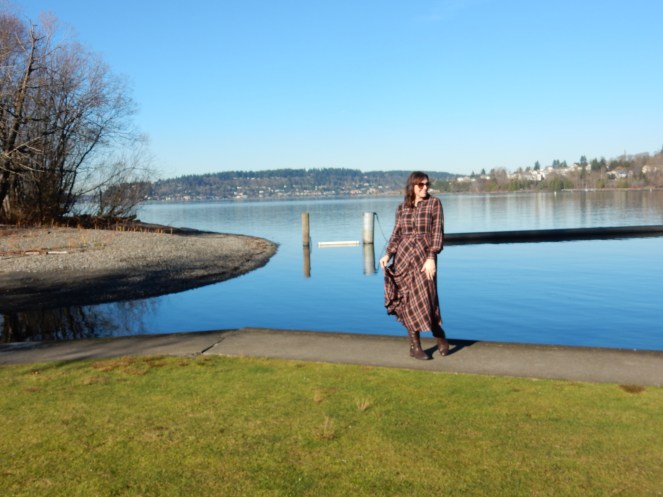 plaid dress, h&m plaid dress, plaid is rad, pretty in plaid, winter plaid, how to wear plaid, cool plaid pieces, plaid fashion, Renton WA, Renton Washington, Vince Camuto, Vince Camuto Brown Boots, Soft Surroundings, Sarah In Style, Sarah Meyer, Winter fashion advice, what to wear this winter