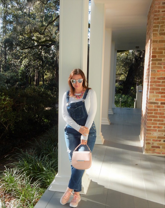 How to style overalls, how to wear overalls, how to look cute in overalls, overalls, pink slides, kate spade byrdie bag, Pink sunglasses, spring fashion trends, spring clothes, eden gardens, eden gardens state park, blogger fashion tips, styling tips, Sarah Meyer, Sarah In Style