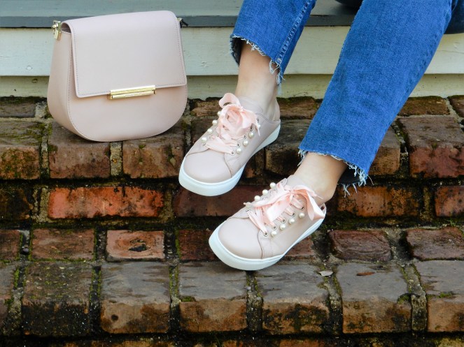 How to style overalls, how to wear overalls, how to look cute in overalls, overalls, pink slides, kate spade byrdie bag, Pink sunglasses, spring fashion trends, spring clothes, eden gardens, eden gardens state park, blogger fashion tips, styling tips, Sarah Meyer, Sarah In Style