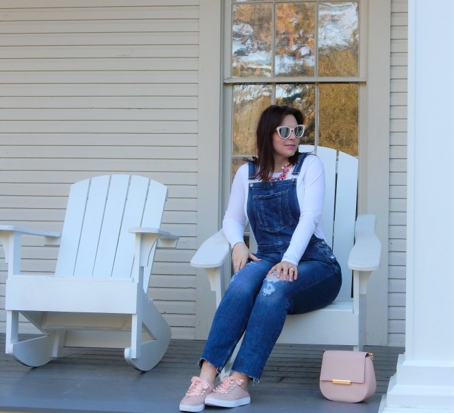 How to style overalls, how to wear overalls, how to look cute in overalls, overalls, pink slides, kate spade byrdie bag, Pink sunglasses, spring fashion trends, spring clothes, eden gardens, eden gardens state park, blogger fashion tips, styling tips, Sarah Meyer, Sarah In Style