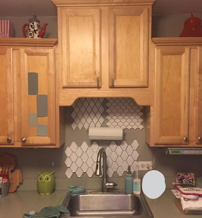 Sarah In Style, Sarah Meyer, Kitchen Makeover, Kitchen Remodel, Kitchen Tiling, How to Tile, DIY Tiling, DIY Backsplash, DIY Kitchen Tiling, Tiling Tools, TIling Steps, White Kitchen Tile, Mid Century Modern Kitchen, Apartment Kitchen Makeovers, Easy Kitchen Makeovers, Blogger Design Tips, Blogger DIY tips, kitchen design trends, Home Depot tile, Home Depot tiling