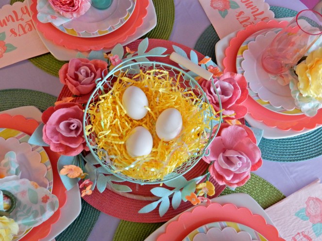 Sarah In Style, Dining Decor, Tablescapes, Tablescape, Spring Table, Easter Table, Easter Brunch Ideas, Spring Decorating, Sarah Meyer, Target Home, Cheap Holiday Decorating, Let's Brunch, Easy Table Decorating, Table Setting Tips