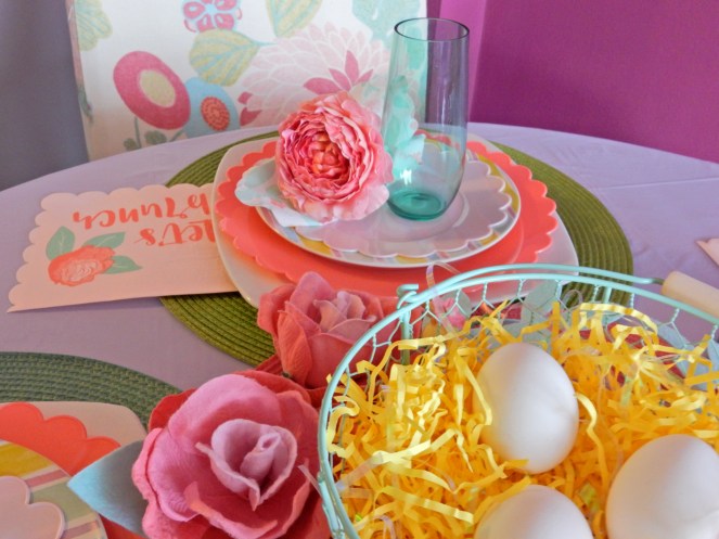 Sarah In Style, Dining Decor, Tablescapes, Tablescape, Spring Table, Easter Table, Easter Brunch Ideas, Spring Decorating, Sarah Meyer, Target Home, Cheap Holiday Decorating, Let's Brunch, Easy Table Decorating, Table Setting Tips