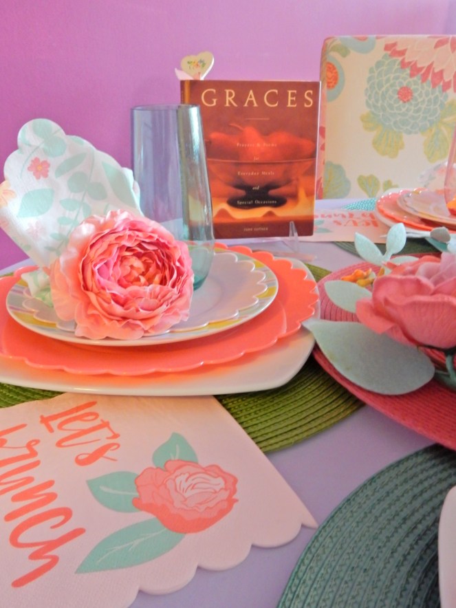 Sarah In Style, Dining Decor, Tablescapes, Tablescape, Spring Table, Easter Table, Easter Brunch Ideas, Spring Decorating, Sarah Meyer, Target Home, Cheap Holiday Decorating, Let's Brunch, Easy Table Decorating, Table Setting Tips