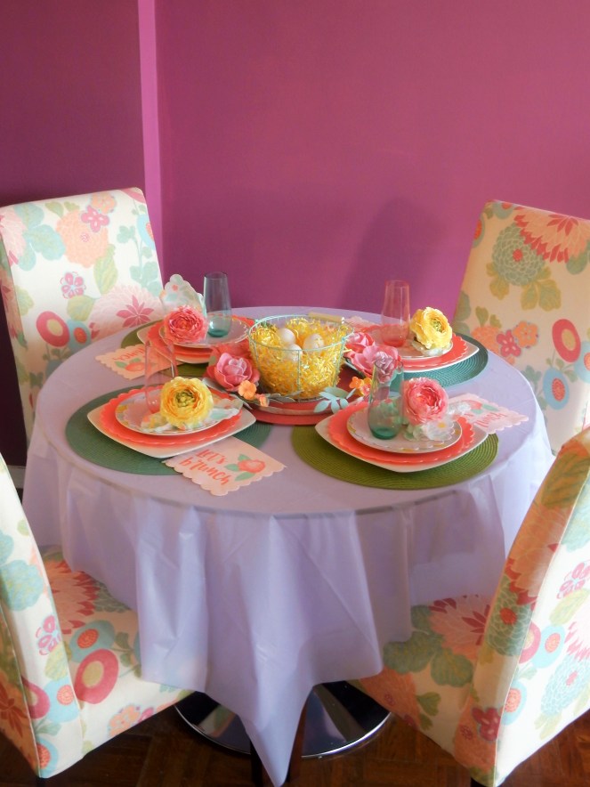 Sarah In Style, Dining Decor, Tablescapes, Tablescape, Spring Table, Easter Table, Easter Brunch Ideas, Spring Decorating, Sarah Meyer, Target Home, Cheap Holiday Decorating, Let's Brunch, Easy Table Decorating, Table Setting Tips