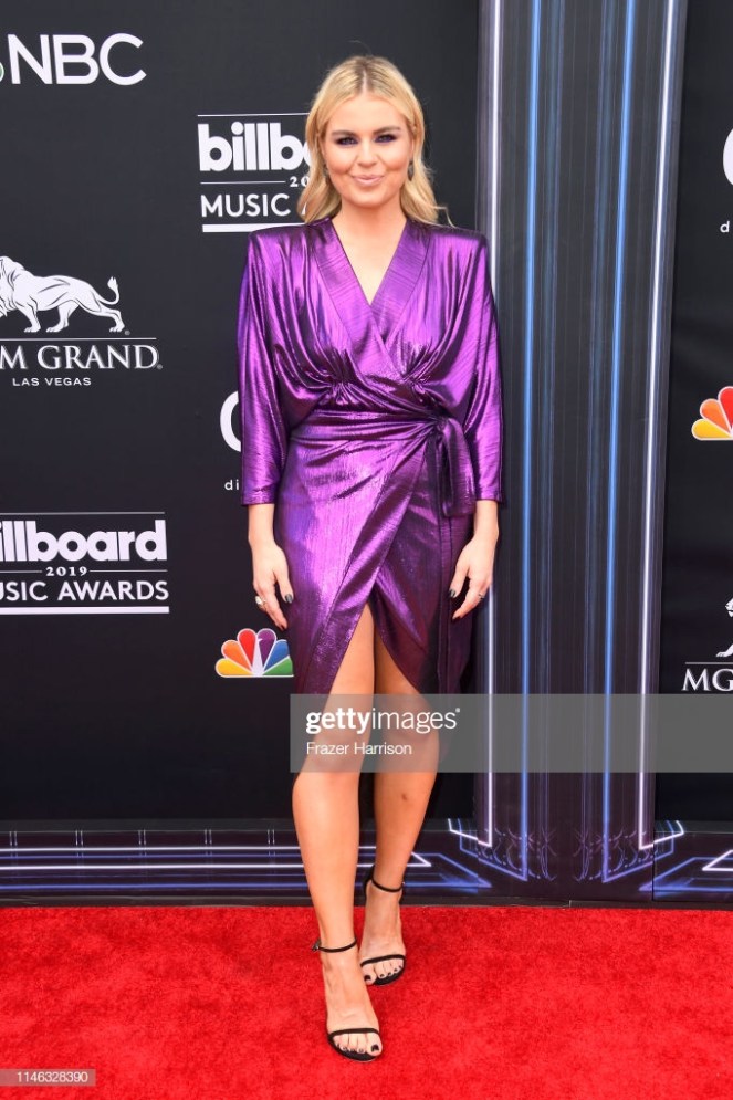 Best Dressed, Red Carpet, Party like it's 1999, Billboard Music Awards, Celebrity Fashion, Fashionable Musicians, Top Looks, Sarah In Style, Cobie Smulders, Julia Michaels, Olivia Wilde, Paula Abdul, Taylor Swift, Tanya Rad, Sophie Turner, Tori Kelly, Music Awards Red Carpet, Las Vegas fashion