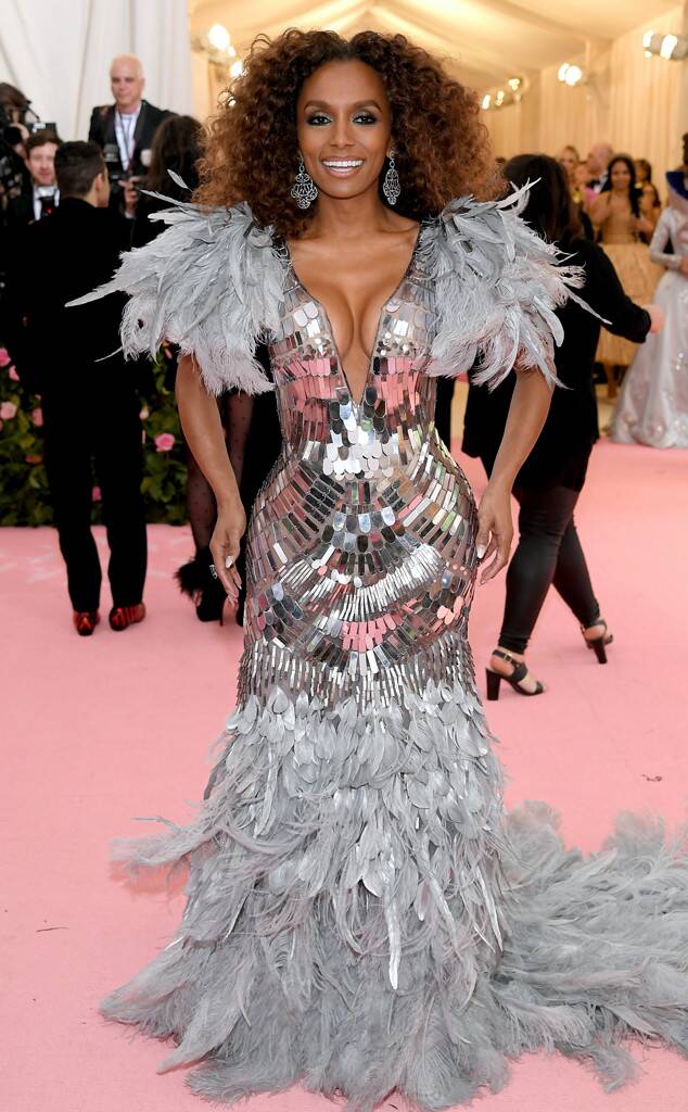 Met Gala 2019, Met Gala, Campe Notes of Fashion, Met Gala Fashion Exhibit, NYC Costume Institute, Red Carpet Fashion, Pink Carpet, Celebrity Fashion, Sarah In Style, Sarah Meyer, Walk the Runway, Who wore it best, Red Carpet Trends, Designer Fashion, Camp Fashion, Anna Wintour, Gucci