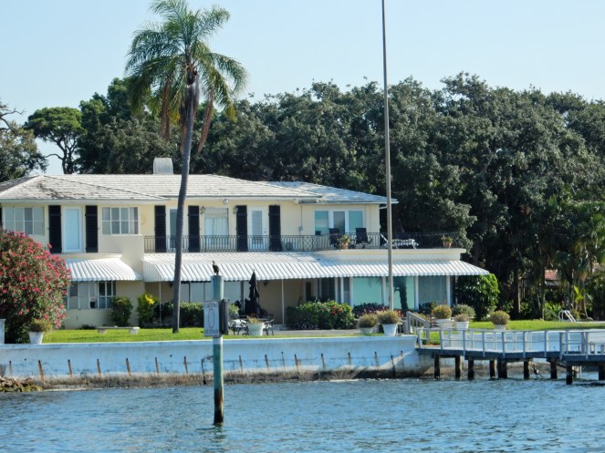 Florida Landscaping, curb appeal, hgtv, outdoor landscaping, St. Petersburg, St. Pete, Florida, Colorful front doors, front doors, design inspiration, landscaping, home exteriors, Sarah In Style, Sarah Meyer, Come and knock on my door, come & knock on my door, home inspiration, home design, florida architecture, St. Petersburg FL Homes, Florida Homes, Florida Architecture, Cool Florida Homes