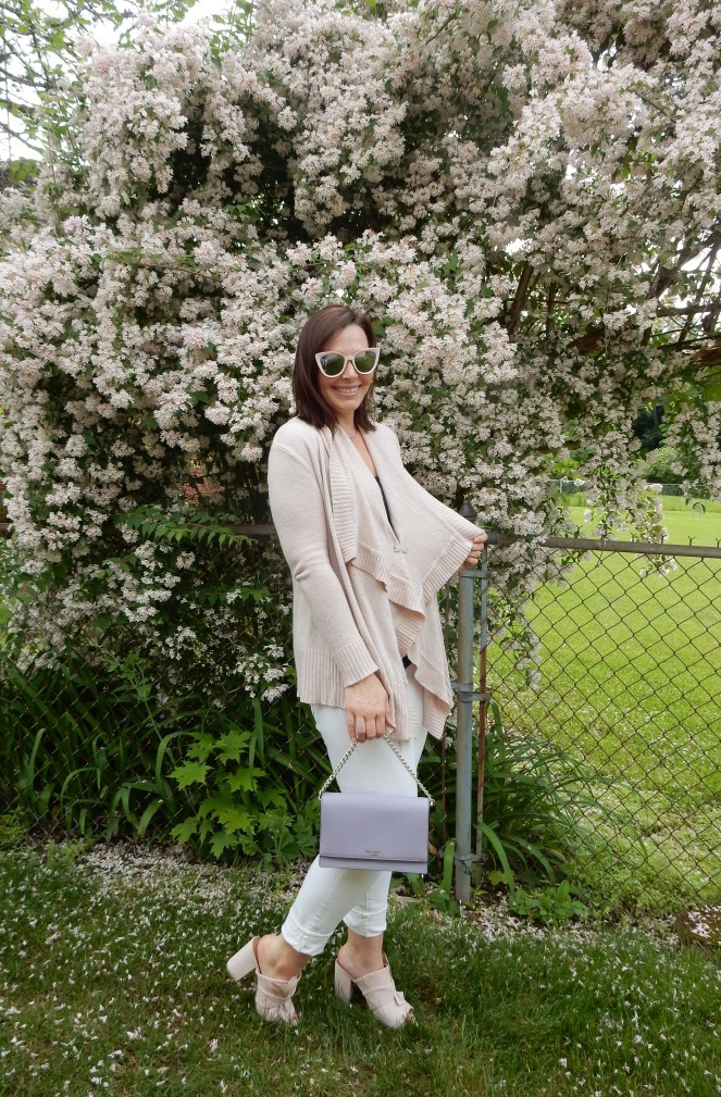 summer sweaters, transitional wardrobe, sweater closures, sweater pins, sweater closure pins, Vionic, Gap white jeans, Kate spade lilac purse, spring fashion tips, summer fashion tips, day to night looks, styling white jeans, how to keep a sweater closed, Sarah Meyer, Sarah In Style, sarahinstyle.com