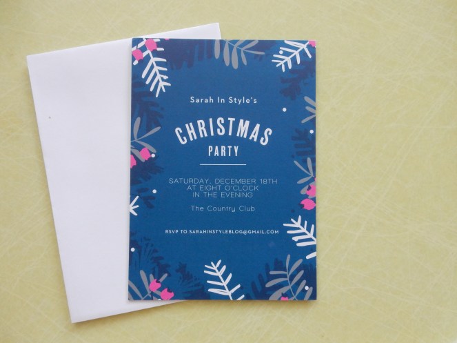 Dining Decor, Table Decor, Design Inspiration, Party Inspiration, Summer Party, Summer Bash, Basic Invite, Invitation Design, Where to get nice invites, Christmas in July, Planning ahead for Christmas, Beach table, Sarah In Style, Sarah Meyer, DIY Table