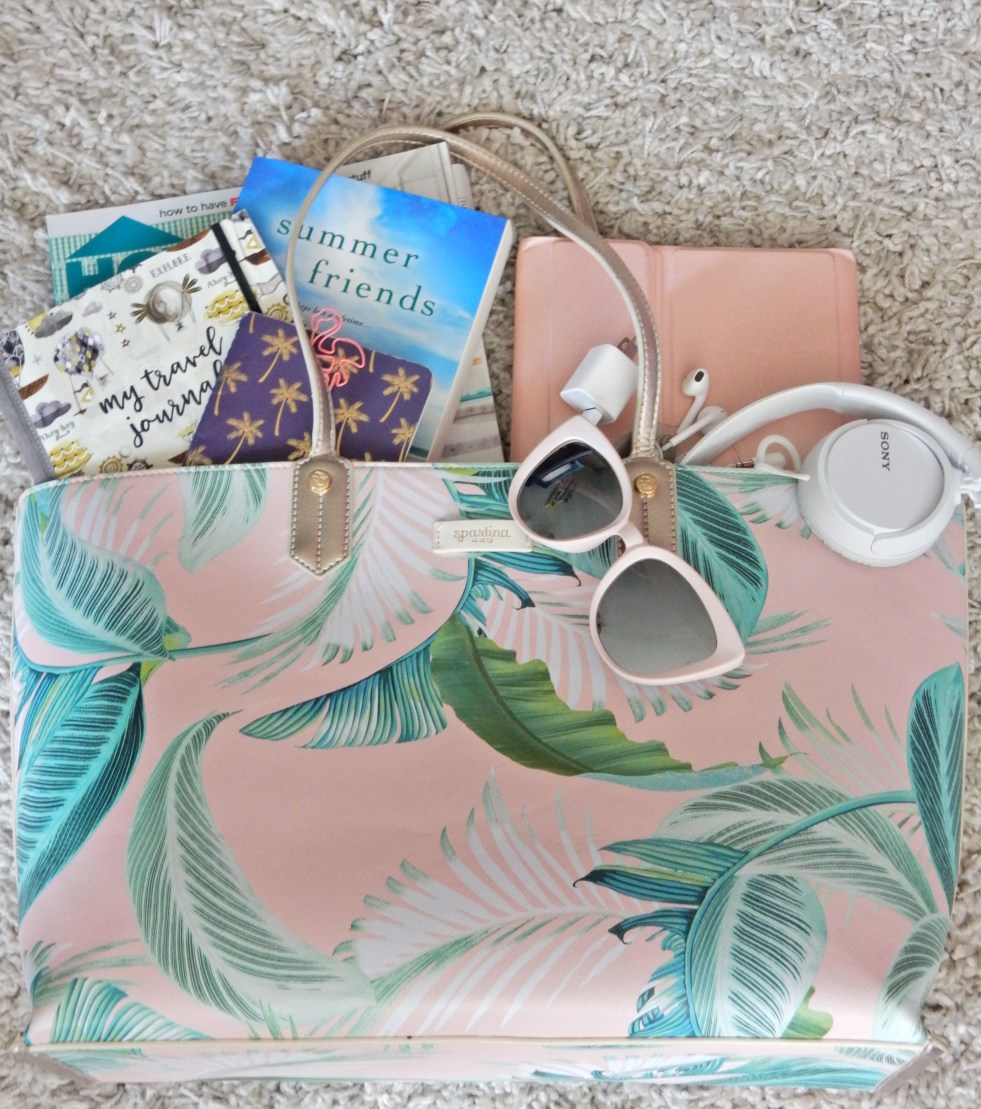 What's In My Bag, What's In My Purse, What's In My Travel Tote, Travel Essentials, Travel Tips, Carry On Bag Essentials, Travel Needs, Packing Tips, Travel made easy, packing made easy, what to carry on the plane, Plane essentials, Sarah In Style, Spartina Purse, What to pack, Sarah Meyer, travel blogger tips