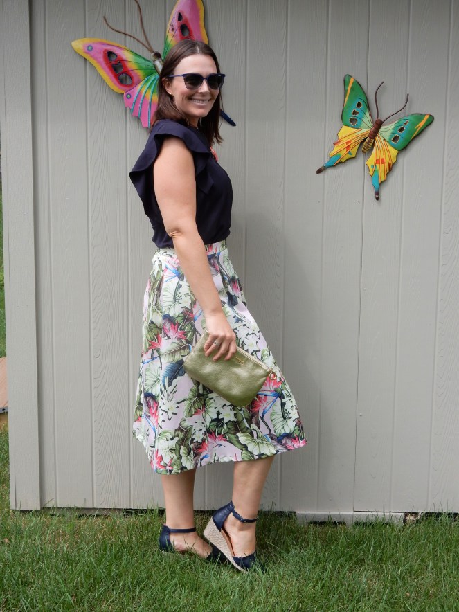 Vionic, Vionic Shoes, Comfortable Shoes, Comfortable Wedges, Navy Wedges, Summer Wedges, The perfect summer shoe, Sarah In Style, Sarah Meyer, Summer Staples, summer wardrobe basics, wardrobe tips, styling tips, building your best closet, putting together a cute summer outfit, tropical skirt, navy classics, wardrobe staples, blogger fashion tips, cute comfortable shoes, vionic anna wedge