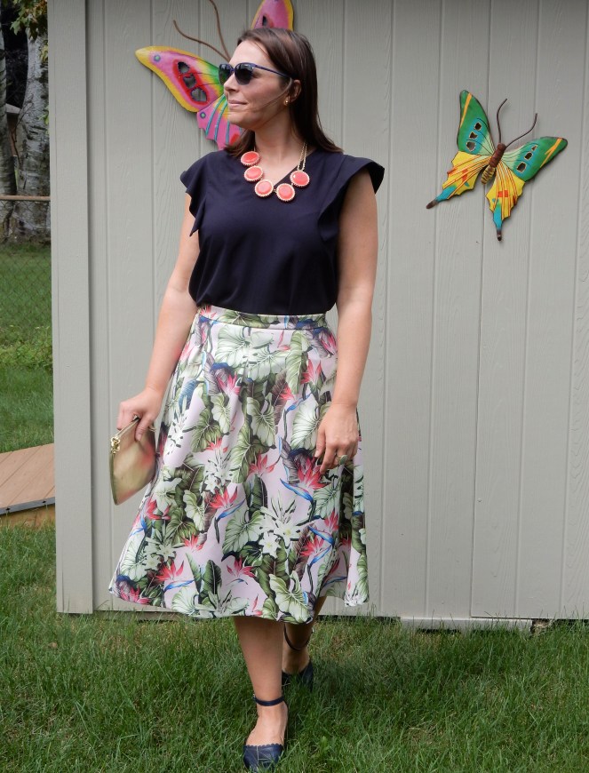 Vionic, Vionic Shoes, Comfortable Shoes, Comfortable Wedges, Navy Wedges, Summer Wedges, The perfect summer shoe, Sarah In Style, Sarah Meyer, Summer Staples, summer wardrobe basics, wardrobe tips, styling tips, building your best closet, putting together a cute summer outfit, tropical skirt, navy classics, wardrobe staples, blogger fashion tips, cute comfortable shoes, vionic anna wedge