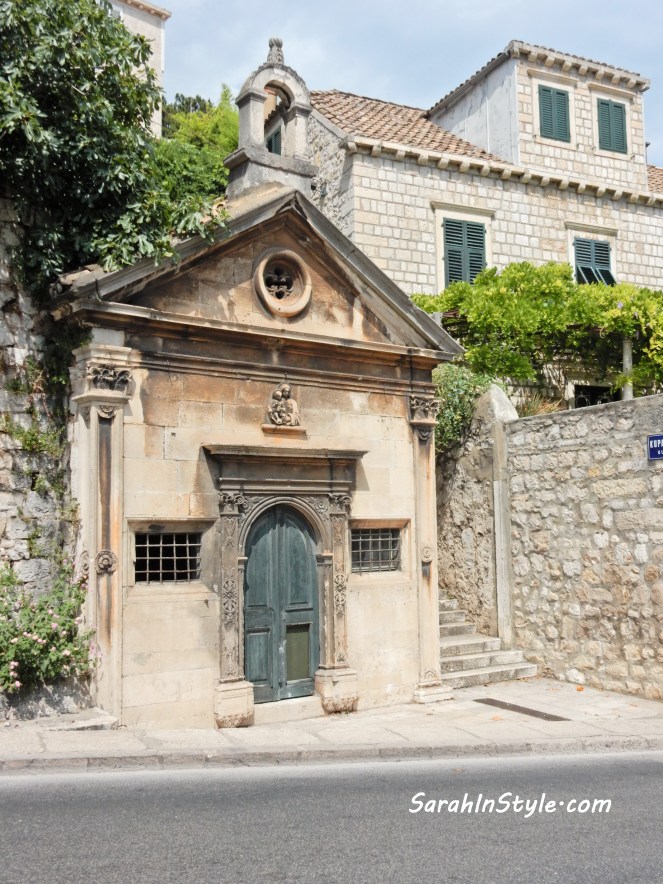 Croatia Travel Tips, Croatia Travel, Tips for traveling to Croatia, Where to go in Croatia, What to do in Croatia, Visiting Croatia, My Travel Journal, Travel Journals, Travel Tips, Travel Planning, Europe Travel Tips, Sarah Meyer, Sarah In Style, Blogger Travel Recommendations, Croatia Recommendations, Fodors travel tips, Frommers travel tips, Rick Steves Travel tips, Dubrovnik, Split Croatia, Hvar Island, Hvar Croatia, what to wear in Europe, packing for vacation, packing tips, what to wear on a European vacation, what to wear in Croatia, the best travel shoes, travel fashion, Diving into Dubrovnik, Exploring Dubrovnik, Dubrovnik Croatia, What to do in Dubrovnik, Where to eat in Dubrovnik, Where to stay in Dubrovnik