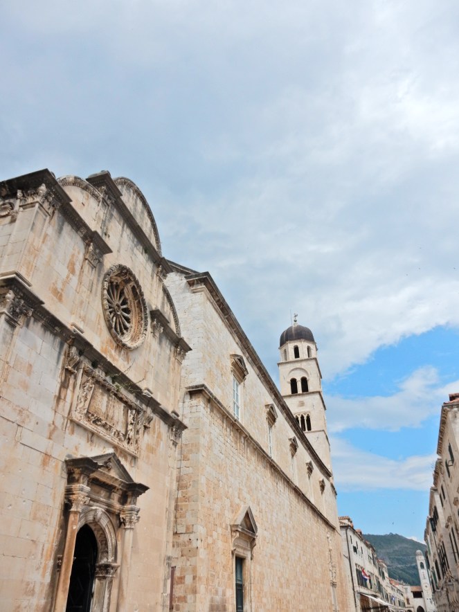 Croatia Travel Tips, Croatia Travel, Tips for traveling to Croatia, Where to go in Croatia, What to do in Croatia, Visiting Croatia, My Travel Journal, Travel Journals, Travel Tips, Travel Planning, Europe Travel Tips, Sarah Meyer, Sarah In Style, Blogger Travel Recommendations, Croatia Recommendations, Fodors travel tips, Frommers travel tips, Rick Steves Travel tips, Dubrovnik, Split Croatia, Hvar Island, Hvar Croatia, what to wear in Europe, packing for vacation, packing tips, what to wear on a European vacation, what to wear in Croatia, the best travel shoes, travel fashion, Diving into Dubrovnik, Exploring Dubrovnik, Dubrovnik Croatia, What to do in Dubrovnik, Where to eat in Dubrovnik, Where to stay in Dubrovnik