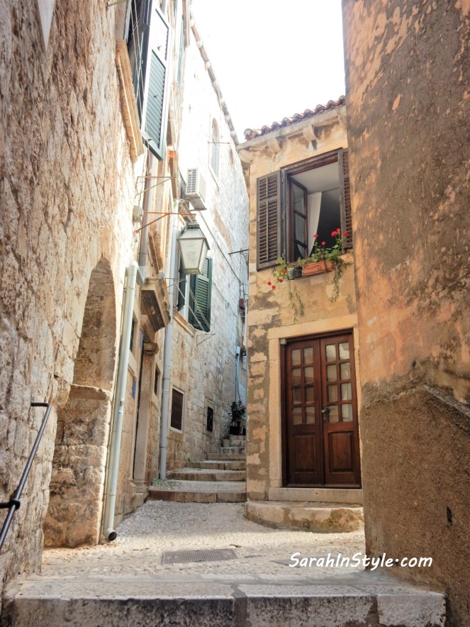 Croatia Travel Tips, Croatia Travel, Tips for traveling to Croatia, Where to go in Croatia, What to do in Croatia, Visiting Croatia, My Travel Journal, Travel Journals, Travel Tips, Travel Planning, Europe Travel Tips, Sarah Meyer, Sarah In Style, Blogger Travel Recommendations, Croatia Recommendations, Fodors travel tips, Frommers travel tips, Rick Steves Travel tips, Dubrovnik, Split Croatia, Hvar Island, Hvar Croatia, what to wear in Europe, packing for vacation, packing tips, what to wear on a European vacation, what to wear in Croatia, the best travel shoes, travel fashion, Diving into Dubrovnik, Exploring Dubrovnik, Dubrovnik Croatia, What to do in Dubrovnik, Where to eat in Dubrovnik, Where to stay in Dubrovnik