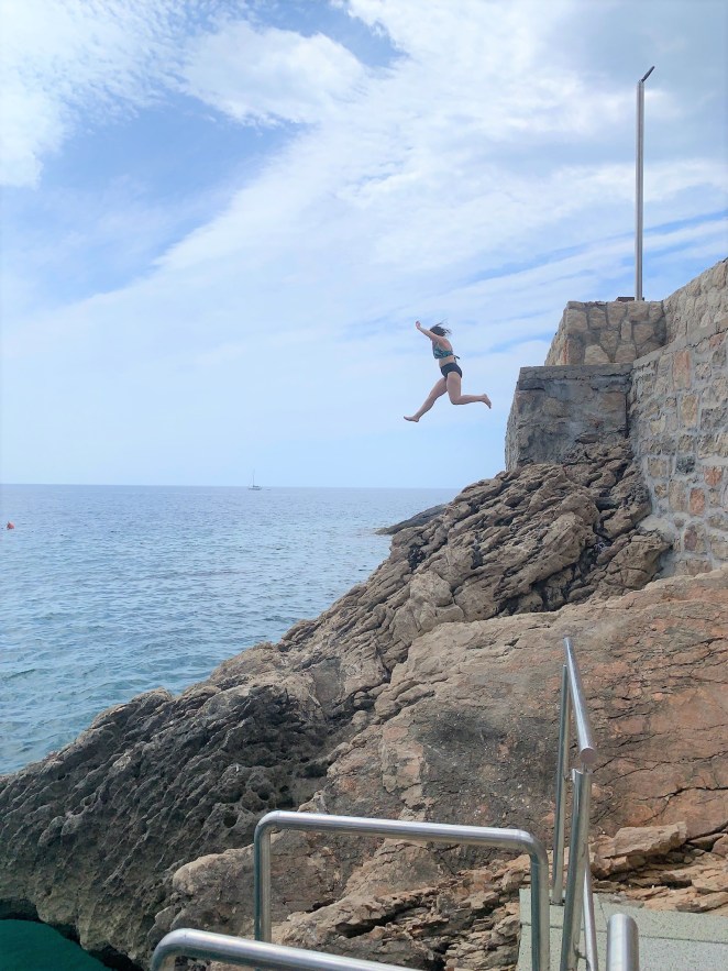 Croatia Travel Tips, Croatia Travel, Tips for traveling to Croatia, Where to go in Croatia, What to do in Croatia, Visiting Croatia, My Travel Journal, Travel Journals, Travel Tips, Travel Planning, Europe Travel Tips, Sarah Meyer, Sarah In Style, Blogger Travel Recommendations, Croatia Recommendations, Fodors travel tips, Frommers travel tips, Rick Steves Travel tips, Dubrovnik, Split Croatia, Hvar Island, Hvar Croatia, what to wear in Europe, packing for vacation, packing tips, what to wear on a European vacation, what to wear in Croatia, the best travel shoes, travel fashion, Diving into Dubrovnik, Exploring Dubrovnik, Dubrovnik Croatia, What to do in Dubrovnik, Where to eat in Dubrovnik, Where to stay in Dubrovnik