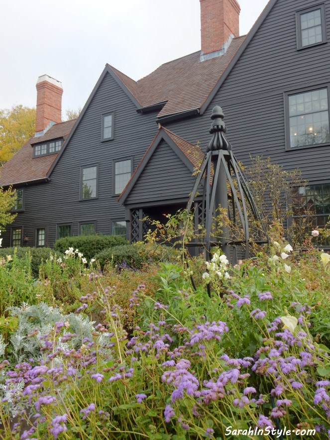 Witch House Salem, Salem Witch Museum, House of 7 Gables, Hocus Pocus filming locations, Hocus Pocus spots, Hocus Pocus Places, Salem Mass, Salem Massachusetts, Salem MA, Salem Witch Trials, Guide to Salem, What to do in Salem, Where to eat in Salem, What to see in Salem, Salem night tours, Salem tours, Salem visitor's guide, Salem witch history, Visit Salem, Visit Massachusetts, Visit New England, New England Charm, New England Architecture, East Coast tours, What to do in the East Coast, Sarah Meyer, SarahInStyle.com, Sarah In Style, blogger travel tips for New England, East Coast trips, merry go round