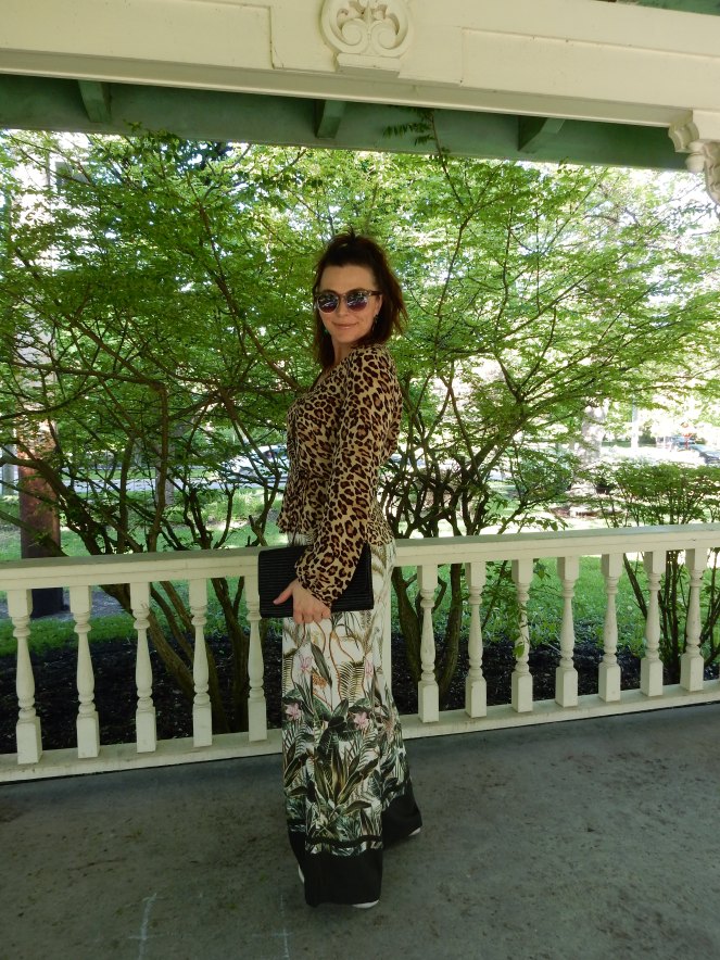 layered in leopard, leopard pieces, leopard fashion, animal print style, how to wear leopard, how to style leopard, Sarah Meyer, Sarah In Style, sarahinstyle.com, animal print fashion accessories, styling tips, fashion dos and don'ts, bold prints, sara happ, leopard chic, fashion styling tips 