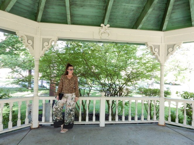 layered in leopard, leopard pieces, leopard fashion, animal print style, how to wear leopard, how to style leopard, Sarah Meyer, Sarah In Style, sarahinstyle.com, animal print fashion accessories, styling tips, fashion dos and don'ts, bold prints, sara happ, leopard chic, fashion styling tips