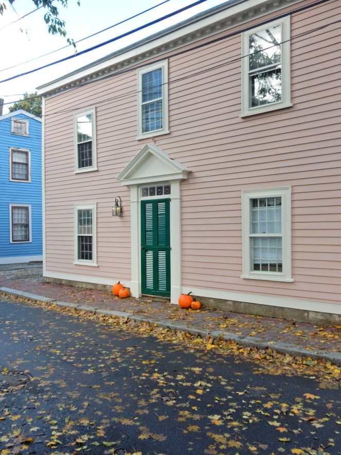 Witch House Salem, Salem Witch Museum, House of 7 Gables, Hocus Pocus filming locations, Hocus Pocus spots, Hocus Pocus Places, Salem Mass, Salem Massachusetts, Salem MA, Salem Witch Trials, Guide to Salem, What to do in Salem, Where to eat in Salem, What to see in Salem, Salem night tours, Salem tours, Salem visitor's guide, Salem witch history, Visit Salem, Visit Massachusetts, Visit New England, New England Charm, New England Architecture, East Coast tours, What to do in the East Coast, Sarah Meyer, SarahInStyle.com, Sarah In Style, blogger travel tips for New England, East Coast trips, merry go round, House of Seven Gables, Lark Hotels, The Merchant Hotel, Salem Hotels, New England Architecture, New England Front Doors, New England Homes, Salem Homes, Historic Homes of America, Historic Homes, curb appeal, front doors