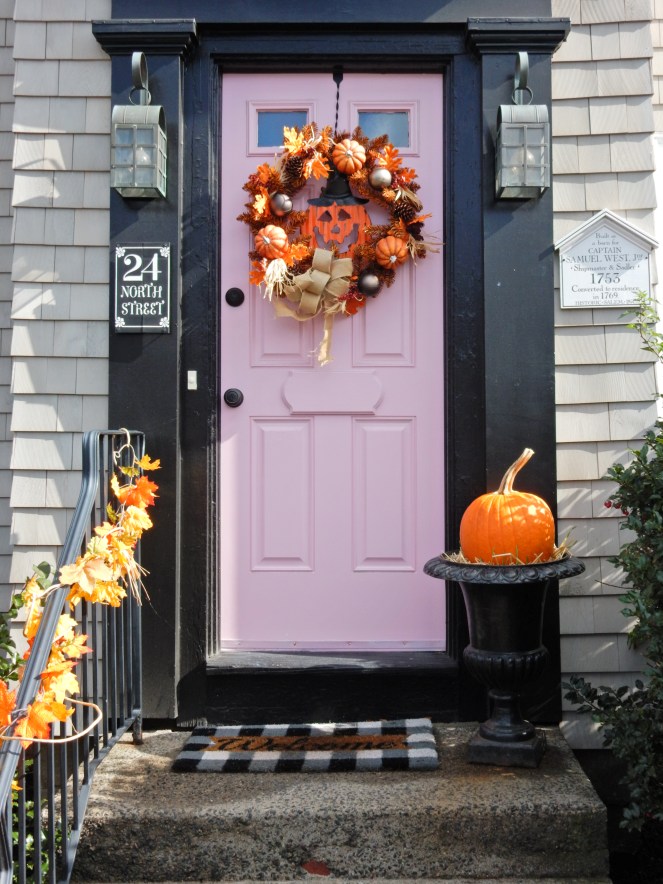 Witch House Salem, Salem Witch Museum, House of 7 Gables, Hocus Pocus filming locations, Hocus Pocus spots, Hocus Pocus Places, Salem Mass, Salem Massachusetts, Salem MA, Salem Witch Trials, Guide to Salem, What to do in Salem, Where to eat in Salem, What to see in Salem, Salem night tours, Salem tours, Salem visitor's guide, Salem witch history, Visit Salem, Visit Massachusetts, Visit New England, New England Charm, New England Architecture, East Coast tours, What to do in the East Coast, Sarah Meyer, SarahInStyle.com, Sarah In Style, blogger travel tips for New England, East Coast trips, merry go round, House of Seven Gables, Lark Hotels, The Merchant Hotel, Salem Hotels, New England Architecture, New England Front Doors, New England Homes, Salem Homes, Historic Homes of America, Historic Homes, curb appeal, front doors