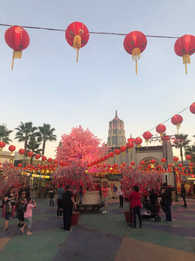 Universal Studios Hollywood, Universal Studios, Hollywood California, Best Theme Parks, Best Amusement Parks, Movie Magic, Behind the Scenes of Movie Making, Jurassic World ride, Minions ride, Universal Studios Events, Universal Hollywood, Universal California, Universal Los Angeles, Krusty the Clown, Krustyland, Sarah Meyer, Sarah In Style, California Travel tips, family fun in Los Angeles, immersed in the movies, backlot tours, movie studio tour, movie studio tours, NBC Universal