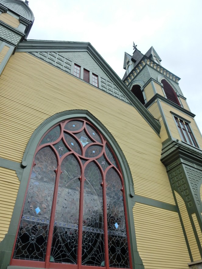 Harbor Springs, Harbor Springs MI, Harbor Springs Michigan, Historic Homes of America, Historic Homes, curb appeal, front doors, Come and knock on my door, Petoskey MI, Petoskey Michigan, Pure Michigan, Michigan Homes, Victorian Homes, Lake Michigan Homes, Lake curb appeal, Vintage curb appeal. Colorful homes, colorful houses, colorful front door, bright front doors, painted front door, home inspiration, Sarah In Style, Sarah Meyer, Design Blogger, Home Blogger, Petoskey Area, Up North Michigan, Lake Cabins